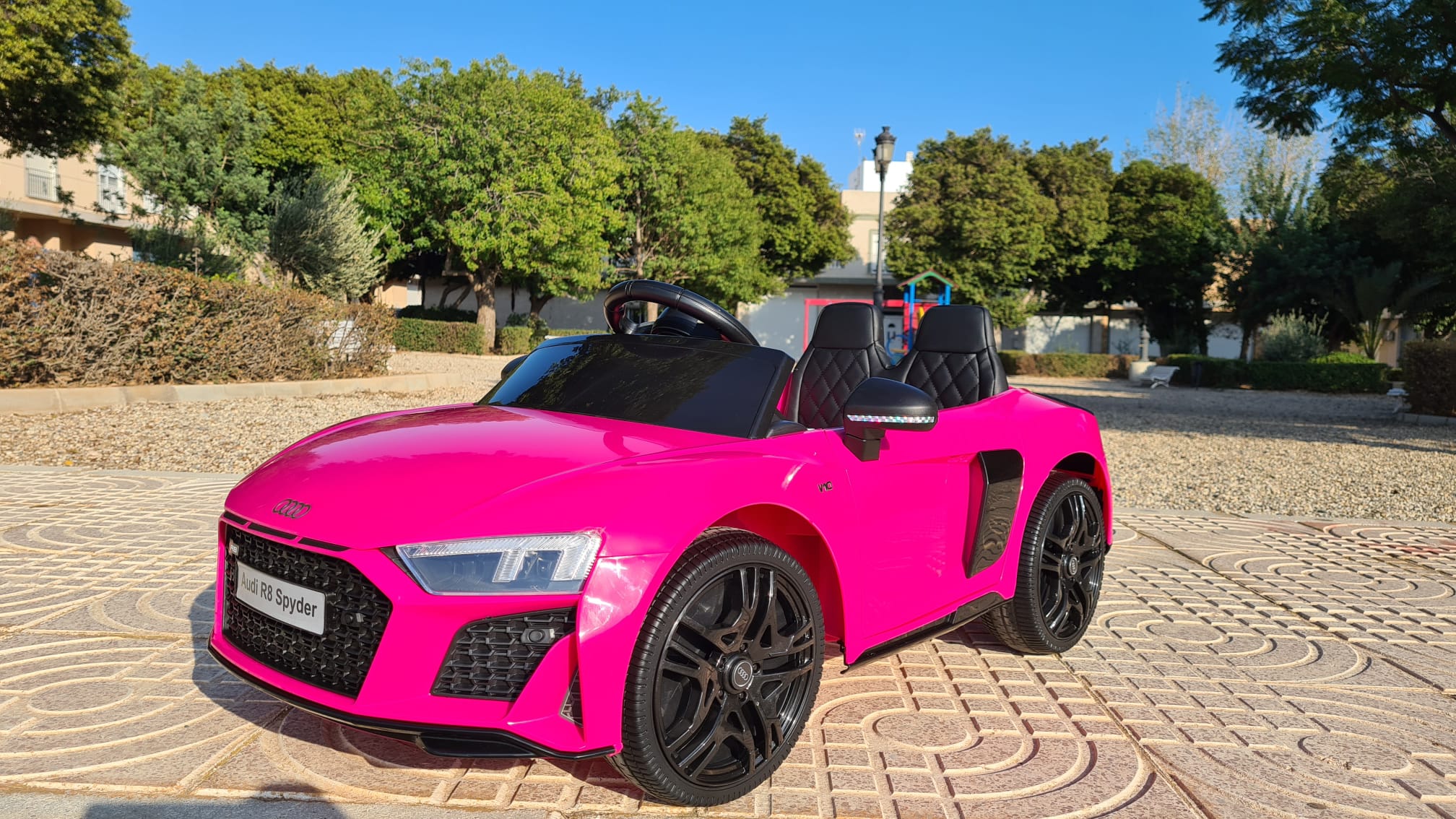 Audi r8 pink